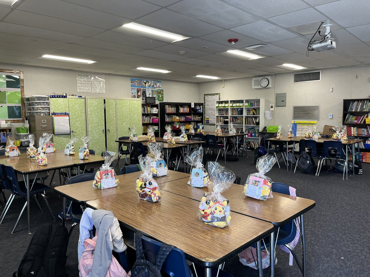 Mrs. Holloway tweet media