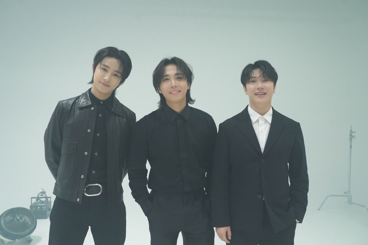 มูลนิธิกระจกเงา tweet media