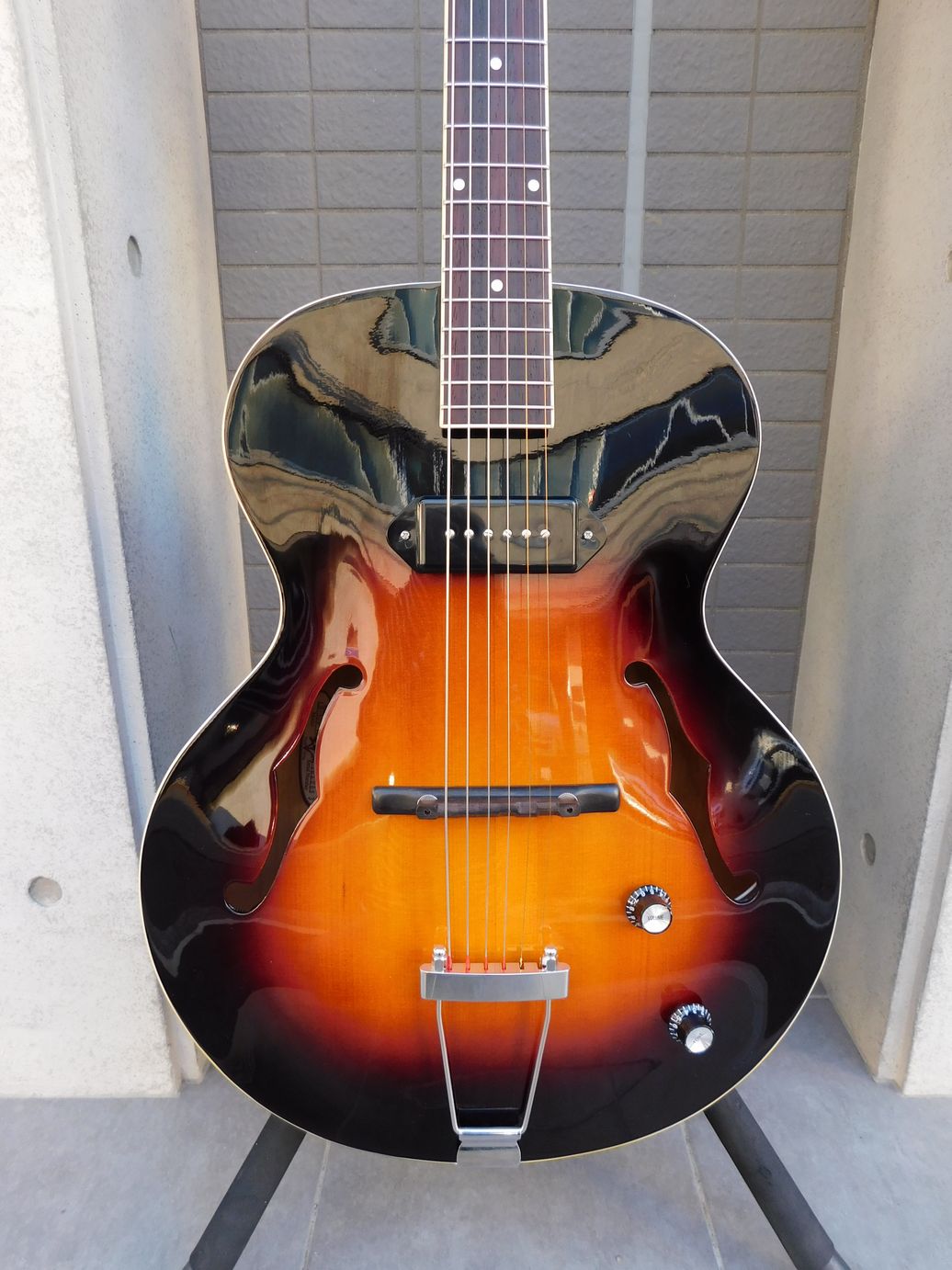 LOAR / LH-309 Vintage Sunburstトップ単板 The Loar LH-309 フルアコ