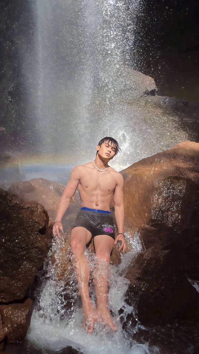 urdegun_'s tweet photo. Mau mandi bareng ga? https://t.co/BaRZ1GAeDn