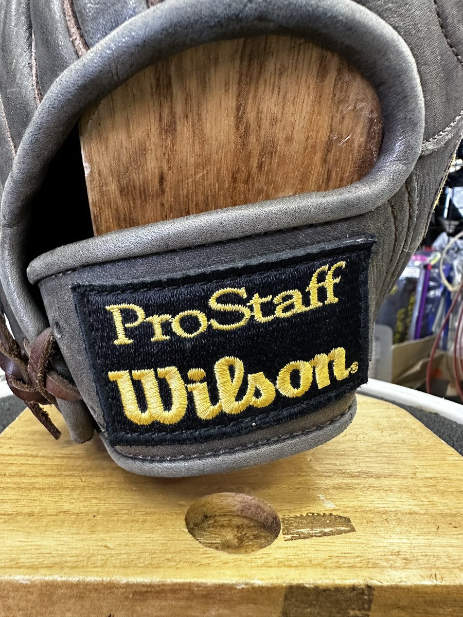 TKishihara's tweet photo. #ใฆใฃใซใฝใณ #wilson #ใใญในใฟใใ #prostuff #ใฏใณใใผใน #onepiecesolid #ishiharasports #... https://t.co/E2sbKOzl5n @YouTubeใใ https://t.co/9s8qul8tos