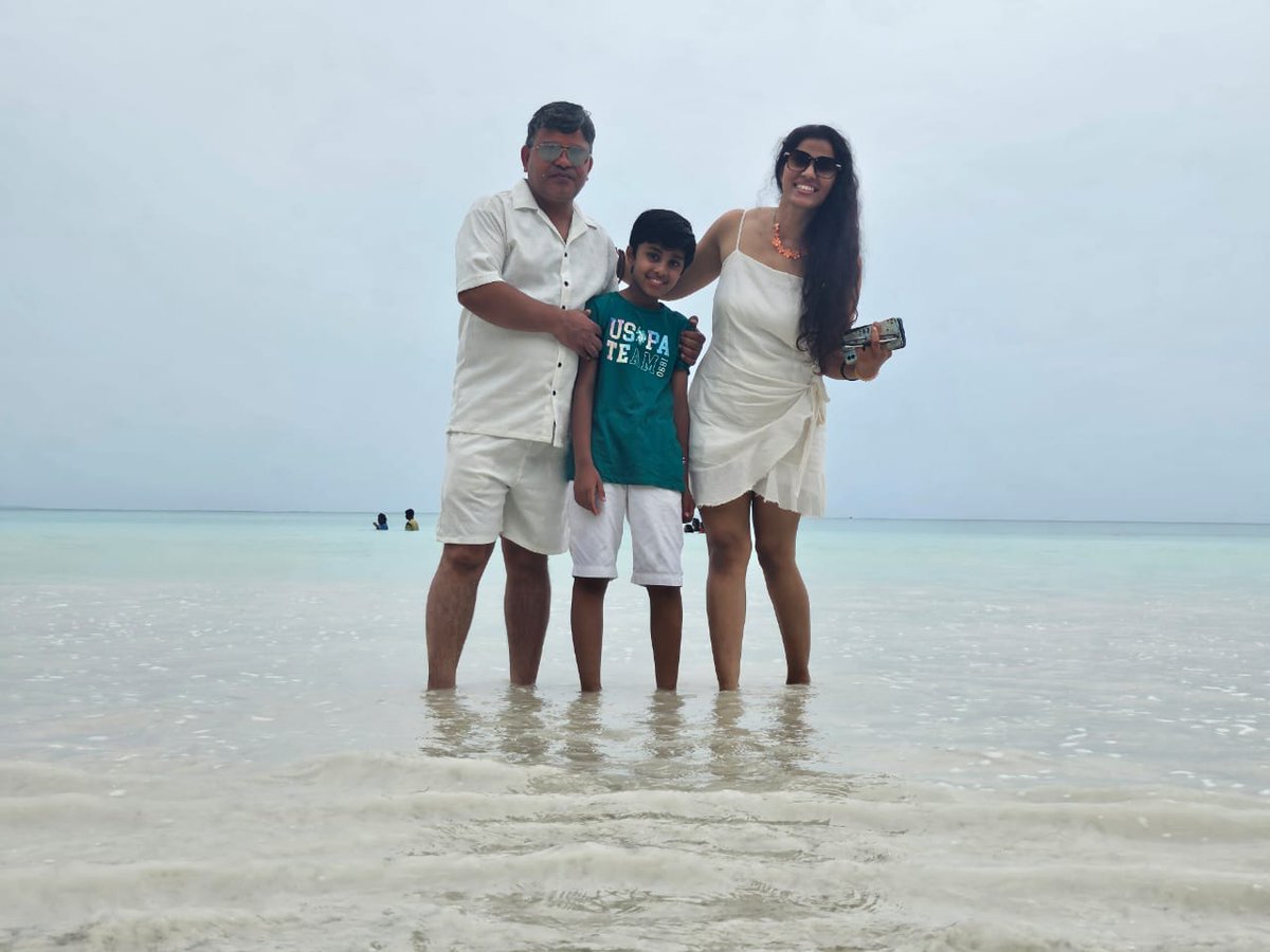 Atul_Bhatia80's tweet photo. #kalapatharbeach #Andamans #Havelock 🏊♀️🏊♂️🏊🌴🌴 https://t.co/xYUKc6WBc2