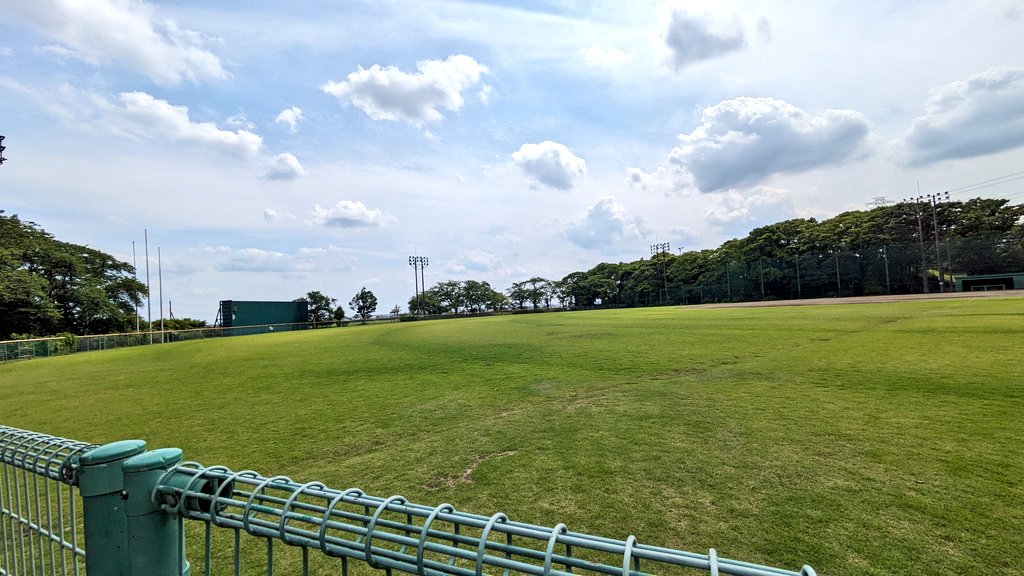 yuko10272's tweet image. キャッチボールもやりたーい⚾
芝生も綺麗だね✨ 
 #つくばみらい市総合運動公園
 #茨城アストロプラネッツ自販機✨