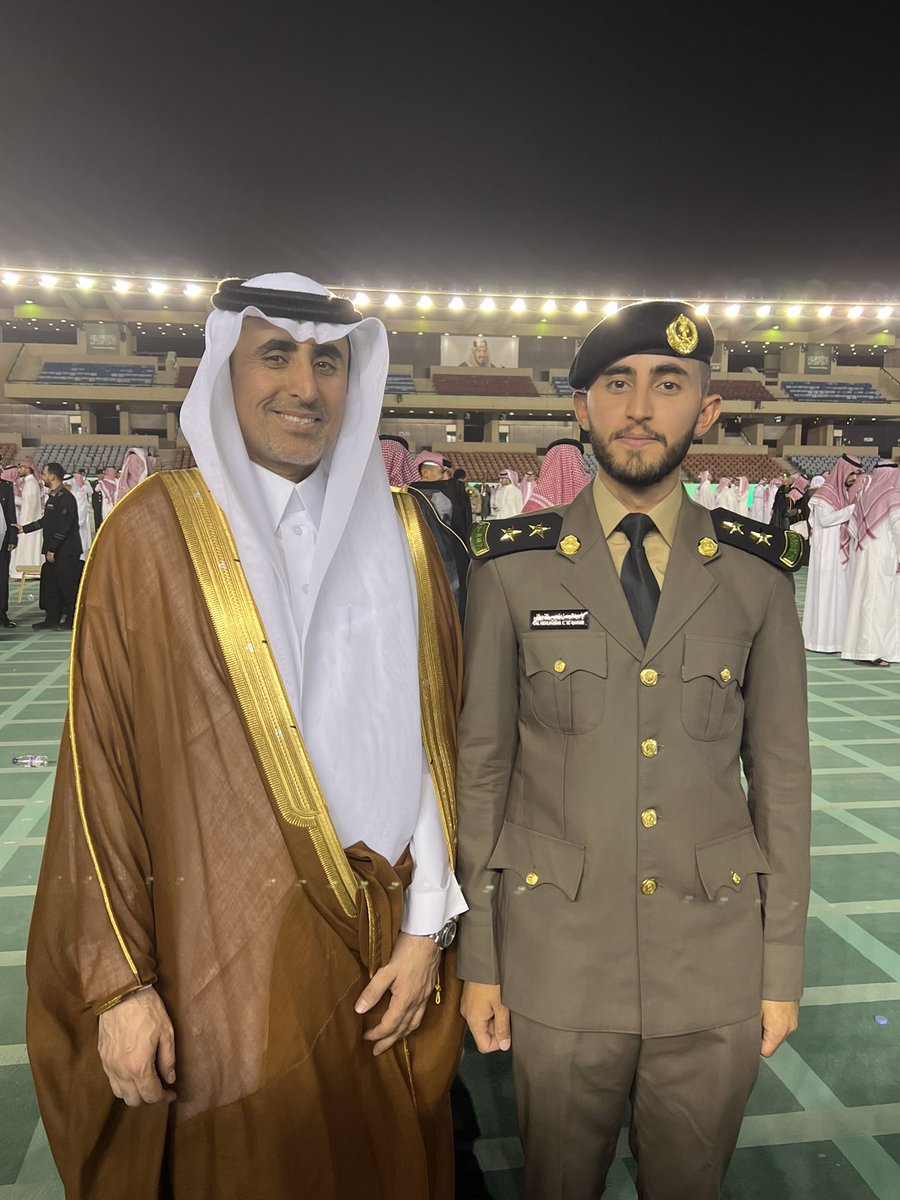 AlfayaEssa's tweet photo. اللهم لك الحمد
بفضل من الرحمن جل وعلا،
وبرعاية كريمة من سمو وزير الداخلية .. 
تخرج الإبن (عبدالرحمن) من #كلية_الملك_فهد_الأمنية برتبة ملازم أول مهندس،
أسأل الله له ولزملائه التوفيق والعون في خدمة الدين والقيادة الرشيدة والوطن. 🇸🇦
#عيسى_آل_فايع https://t.co/Rsc9UeRWlG