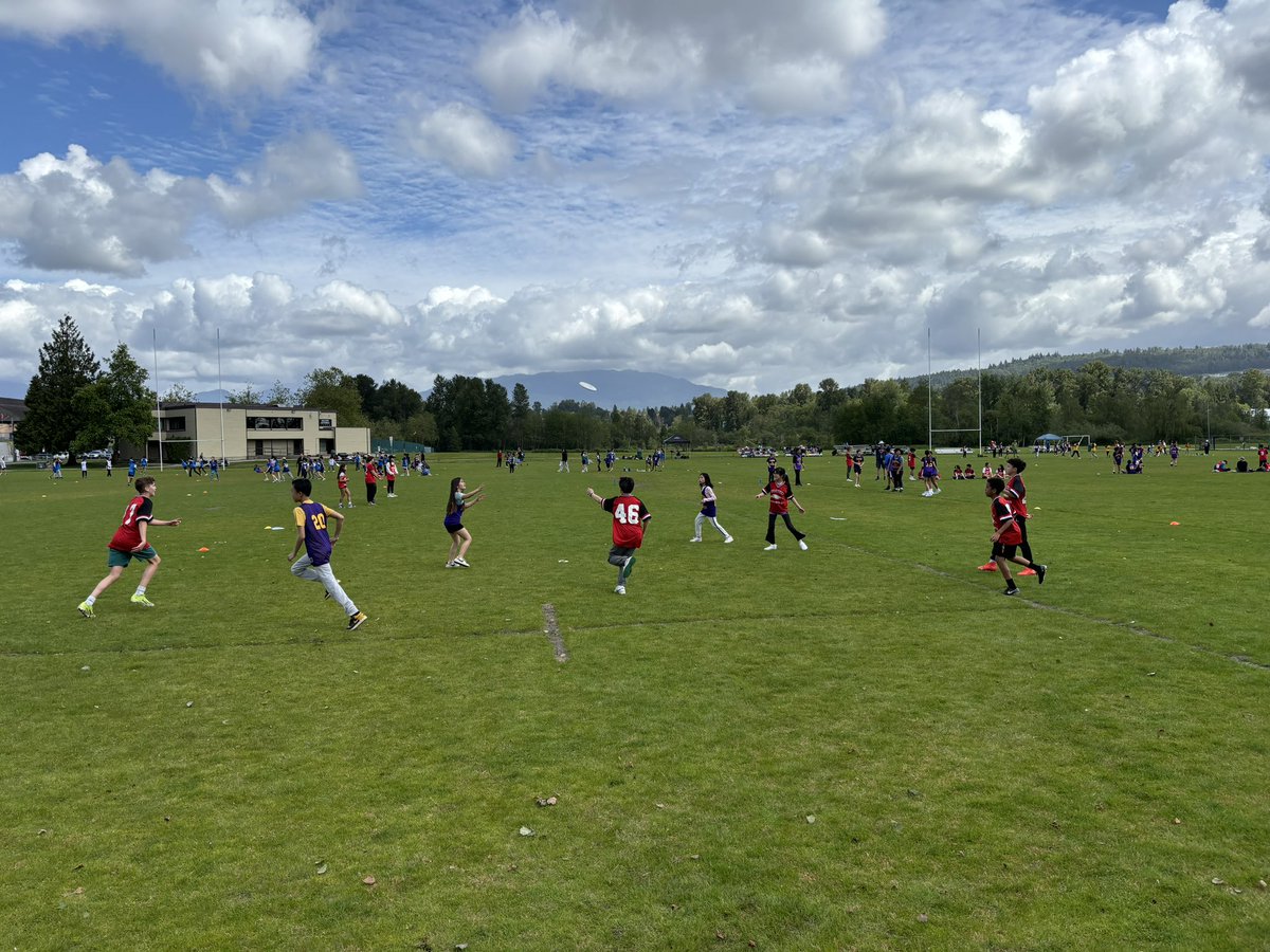 Thank you to Colleen McKenna and to <a href="/ELEVATEyourUlti/">ELEVATE Ultimate</a> for putting on this incredible Ultimate tournament for <a href="/burnabyschools/">Burnaby Schools</a>!! UHE had SO much fun and we are officially hooked. 

Any schools want to play with us next season??