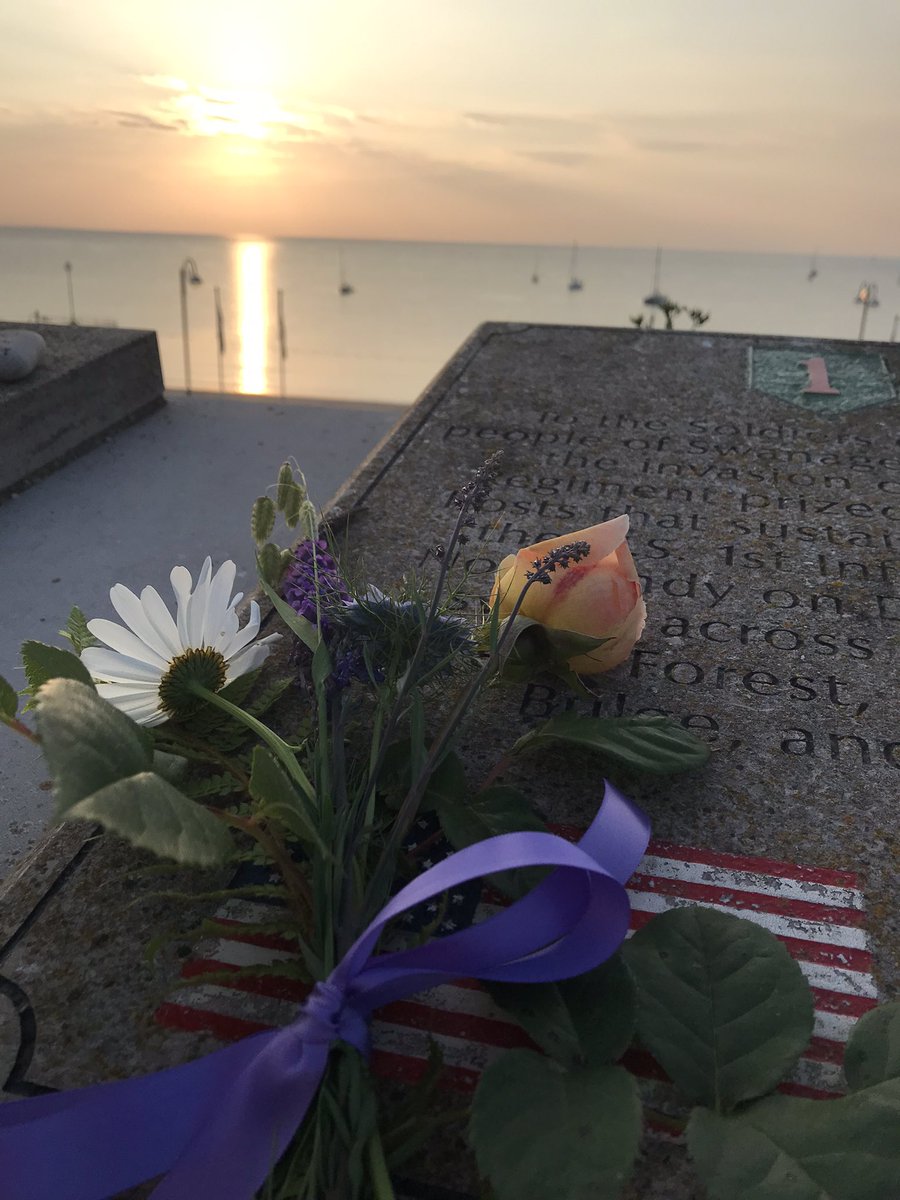 I feel very honoured to have been able to hand-deliver all the 149 beautiful cards you’ve all sent to Peter and Cliff, our local D-Day veterans, and others. Thank you so much for helping to commemorate #DDay80. #Swanage 💌