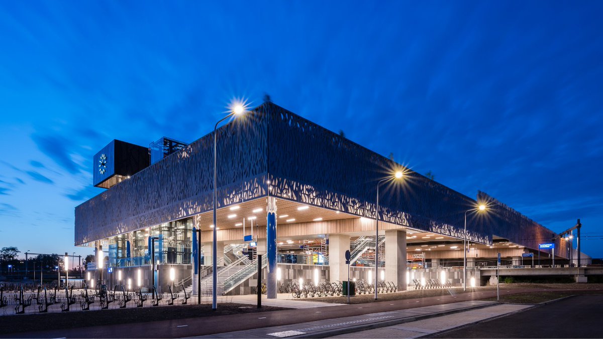 📢 🗳️ De stembureaus zijn geopend! 

#Stem vandaag voor het Europees Parlement. Zien we jou in 1 van de #stembureaus? Je kunt tot 21.00 uur vanavond stemmen. De 2 bijzondere stembureaus op de stations zijn tot 19.00 uur geopend.

Bekijk de stembureaus 👉 bit.ly/4bKDTpT