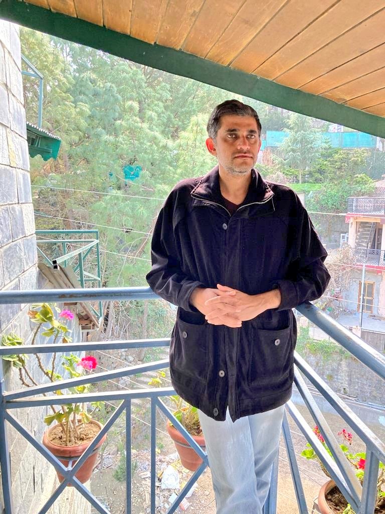 tusharmangl's tweet image. बस्ती में जब से हिन्दू मुसलमान बस गये-
इन्सां की शकल देखने को हम तरस गये

- कैफ़ी आज़मी

#Shayari #shareyourthoughts #tusharmangl  #HindiShayari #UrduShayari  #DilKiBaat #IshqShayari #PyarShayari #DardShayari #Ghazal  #Izhaar #PoetryCommunity #HindiPoetry #Emotions #Kavita