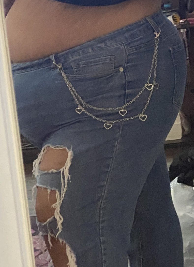 aria1020_'s tweet photo. This is sooo embarrassing but this is how my jeans used to fit, the photos in the thread are how they fit now https://t.co/GW81bpYOCt
