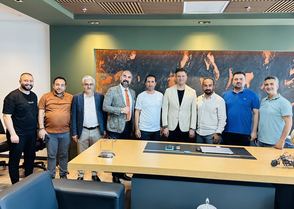 ÜYEMİZ RESUL KOÇAK (KOÇAK YAPI MİMARLIK) ZİYARET EDİLDİ

Başkanımız <a href="/GorgenUgur/">Uğur Görgen</a>, yönetim kurulu üyelerimizle, üyemiz #KoçakYapı &amp; Mimarlık Yönetim Kurulu Başkanı #MehmetKoçak ve Üyemiz #ResulKoçak’ı ziyaret ederek işlerinde başarılar dilediler.

#birveberaber