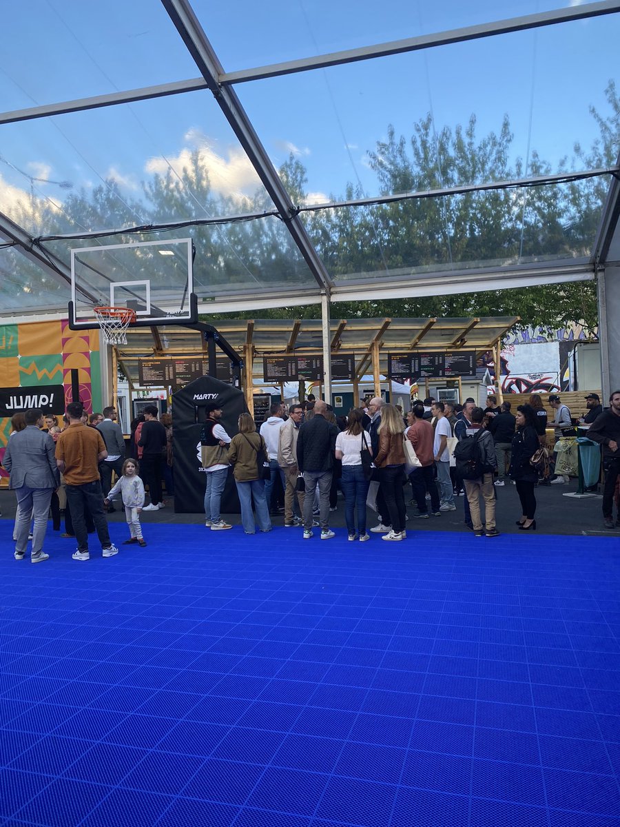 Inauguration de JUMP, l’événement de fin de saison de la @cartoreims 👍
3 week-ends de folie du 6 au 23 Juin avec concerts, battles breakdance, skateboard, basket 🏀 3 vs 3 …..
<a href="/VilledeReims/">Ville de Reims</a> <a href="/ReimsLegendR/">Reims Légend'R</a> <a href="/GrandReims/">Grand Reims</a> <a href="/BlanchardRaphaL/">Raphaël Blanchard</a> <a href="/PascaLABELLE/">Pascal Labelle</a> <a href="/ArnaudRobinet/">Arnaud Robinet</a>