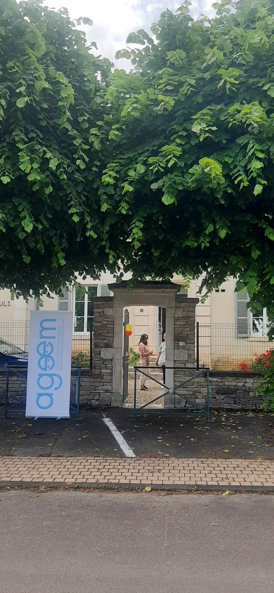 ageem2101's tweet photo. Rencontre "pédavrac" à Meursault. Des échanges sur la pédagogie, sur des outils, la présentation du travail de notre collègue adhérente en école labellisée bilingue anglais. #formaction #pedagogie #anglais
@AGEEM_National https://t.co/EVU2iiCZFt