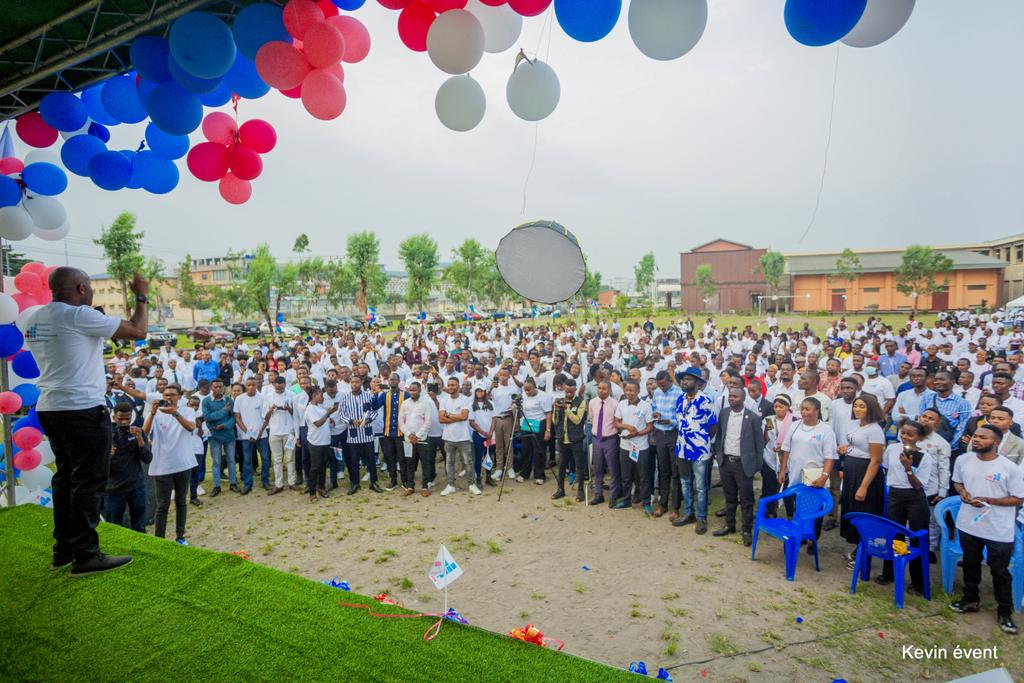 MichelMuvudi's tweet image. Merci Chers jeunes pour la célébration de nos 8 ans d&apos;existence ! #GroupeCIDE.