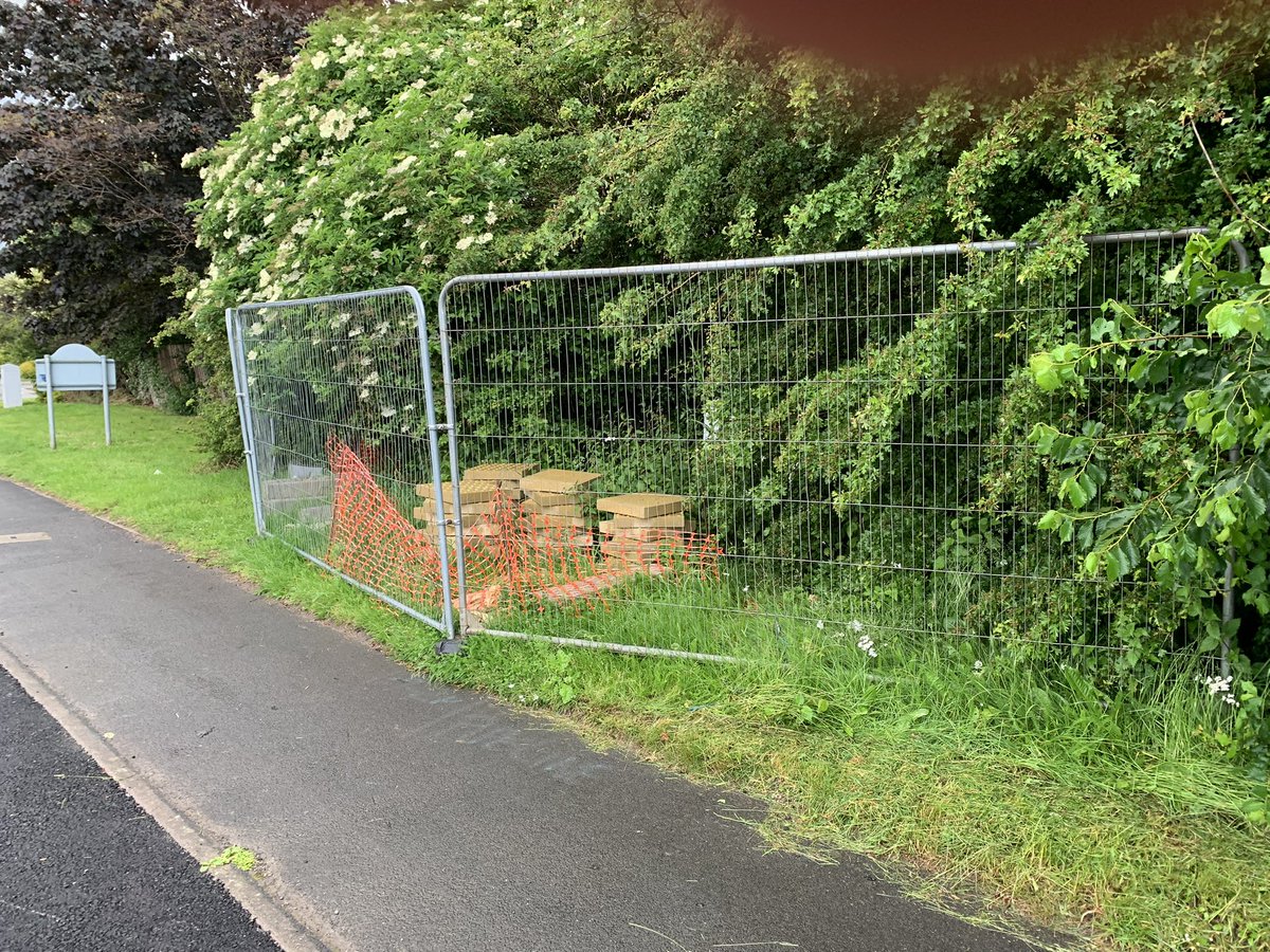 Unsy277's tweet photo. @Redrowplc @Redrow you have a huge storage area on the Ledsham Garden Village Estate but just leave materials on Ledsham Road grass verges and think by fencing it off nobody will mind, lazy beyond belief 🤬 https://t.co/etiBMWZthU