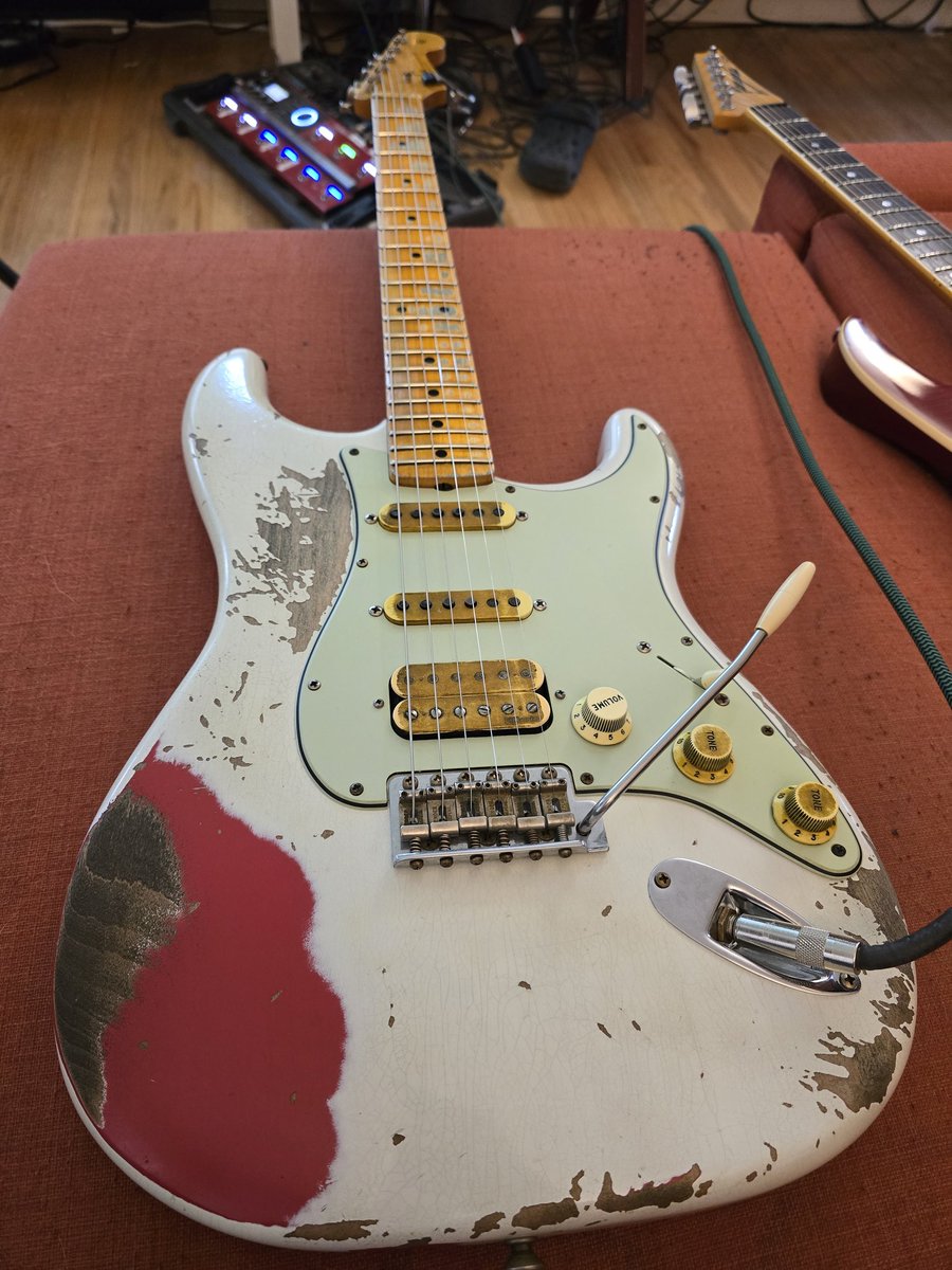 stephhhopeful's tweet photo. #fender #relic #Stratocaster https://t.co/ZPoTisREwD