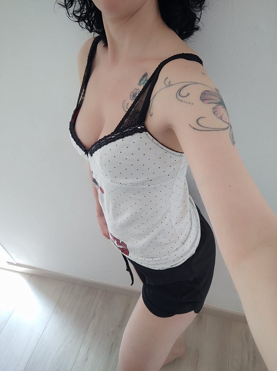 ditayeros's tweet photo. Empezamos el día con alegría?@CuckoldSpain1 @pornoamateur14 @putasycornudos
#parejahot #swinger #exhibición #parejaswinger #milf #hotwife #cuckold #voyeur #parejasw #fetish #ass #boobs #cumshot #xxx https://t.co/3YTFghHUsB