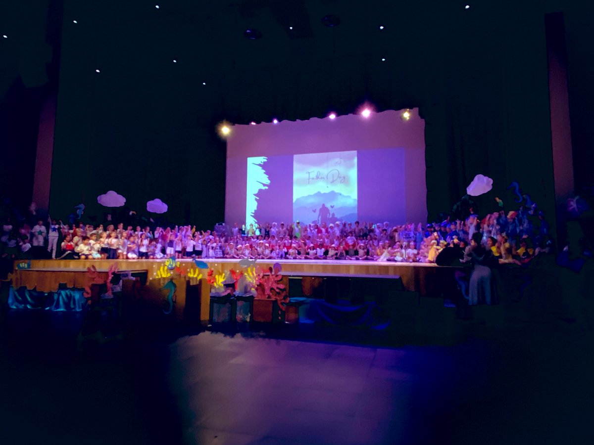 ArborPrimary's tweet photo. A perfect fusion here @ArborDubai💚 this morning from our @ArborYear1
💚, as we were all taken on a journey of #summeradventures🏝️/ #fathersday🧑🧒- a production that truly #encapsulated✨ what an Arbor education means to us all! The smiles & applause said it all🥹❤️! 🙏🏼🌿🏆 https://t.co/ICdmwhJmEh