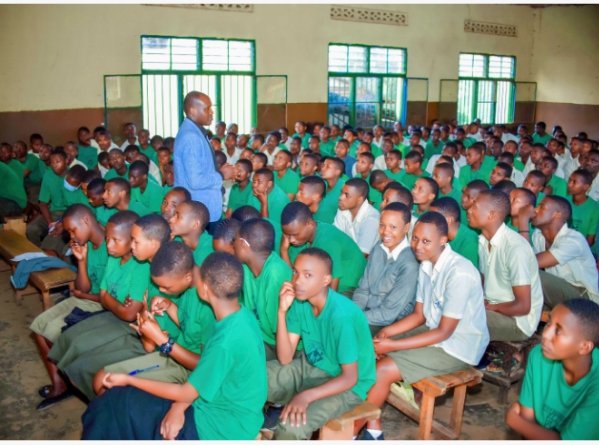 EByumba's tweet photo. they emphasized that talking about mental health creates a supportive environment, helps break down stigma, and shows strength. MvuraNkuvure
#ConnectForPeace
#AdolcentMentalHealth https://t.co/WBL69onNS7