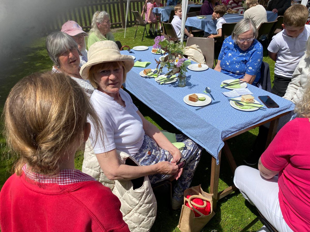 WesternDownland's tweet photo. We joined our local
Community group yesterday to serve afternoon tea and chat with our penpals. #PersonalDevelopment #servethecommunity https://t.co/yrWmR1k3Ig