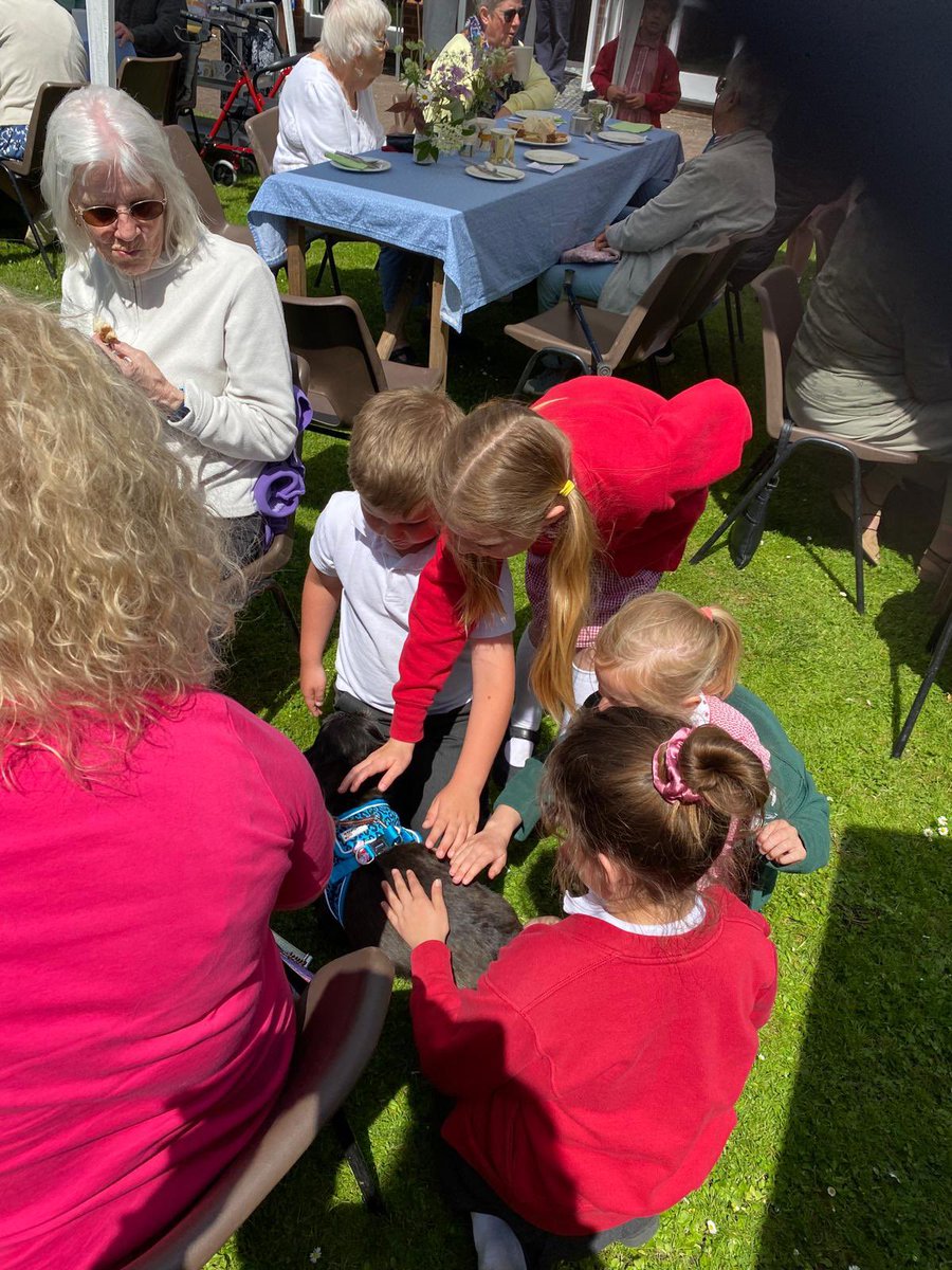 WesternDownland's tweet photo. We joined our local
Community group yesterday to serve afternoon tea and chat with our penpals. #PersonalDevelopment #servethecommunity https://t.co/yrWmR1k3Ig