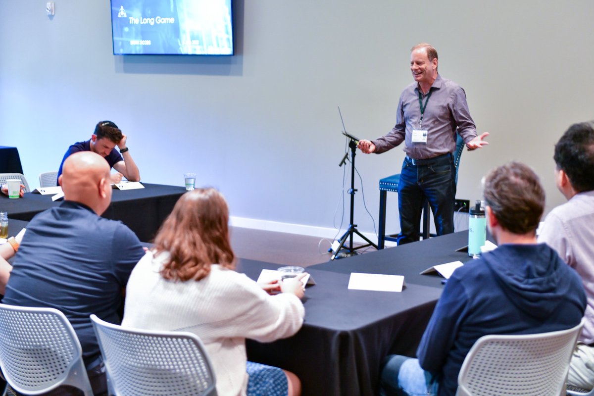 KauffmanFellows's tweet photo. Drawing from 30+ years of VC experience, @brianjacobsvc, co-founder of @emergencecap, explored fundraising dynamics, succession planning, and finding purpose beyond financial success. https://t.co/7fkjucwXDk