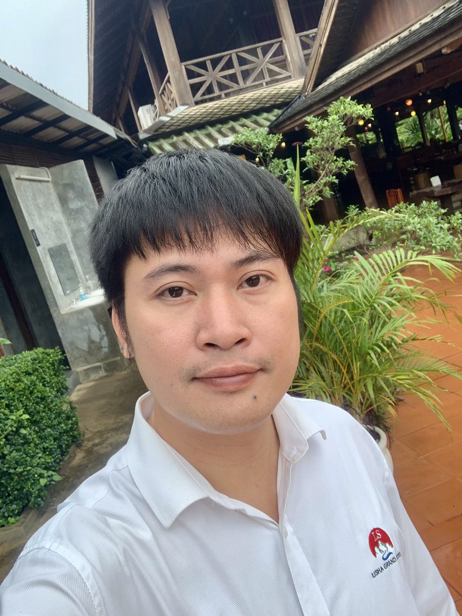 max tweet media