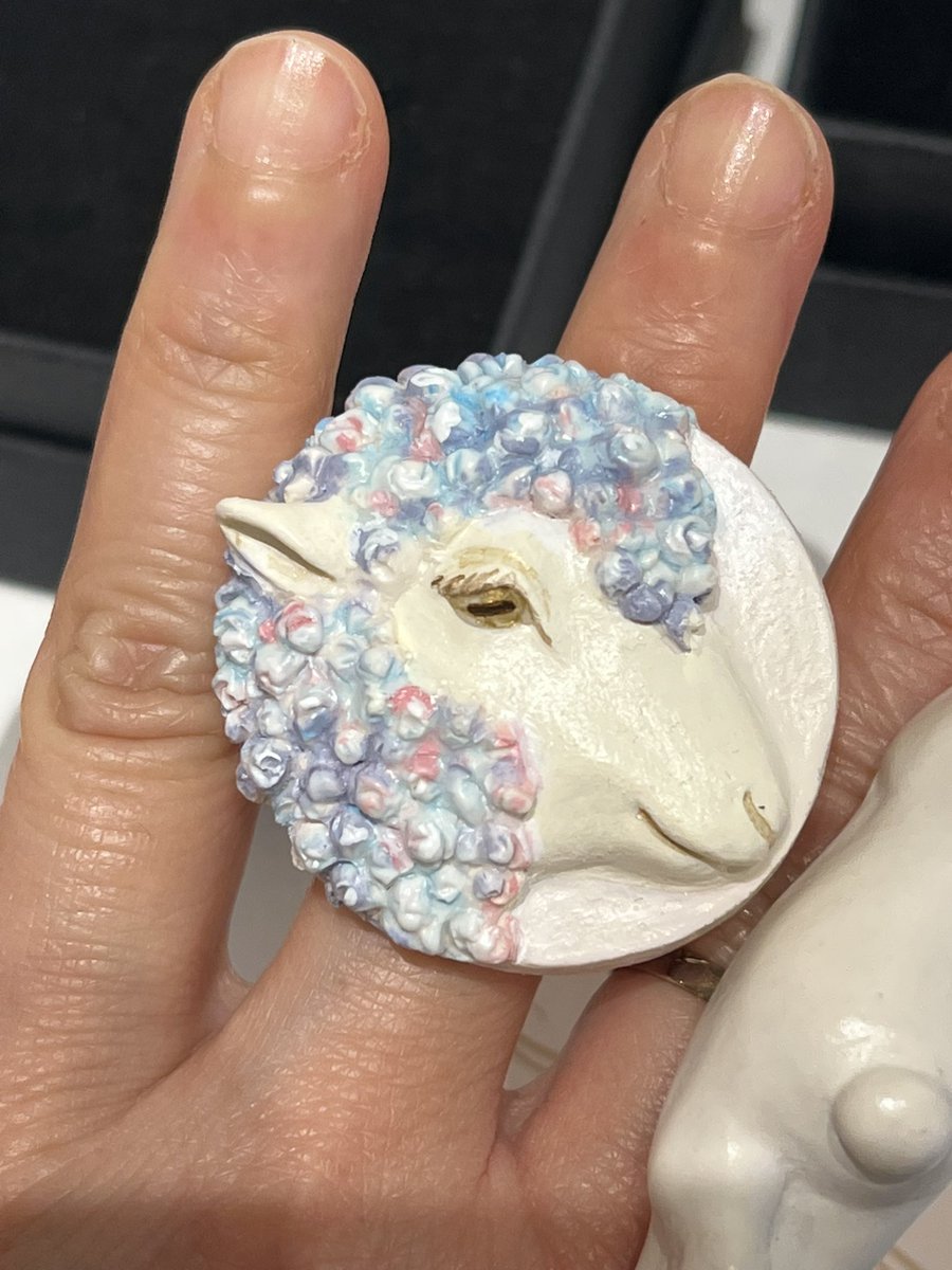 inurina's tweet photo. 6月6日はひつじの日だそうです。
過去作を✨
#ひつじ #ひつじの日 #sheepday https://t.co/TpRFimsylO