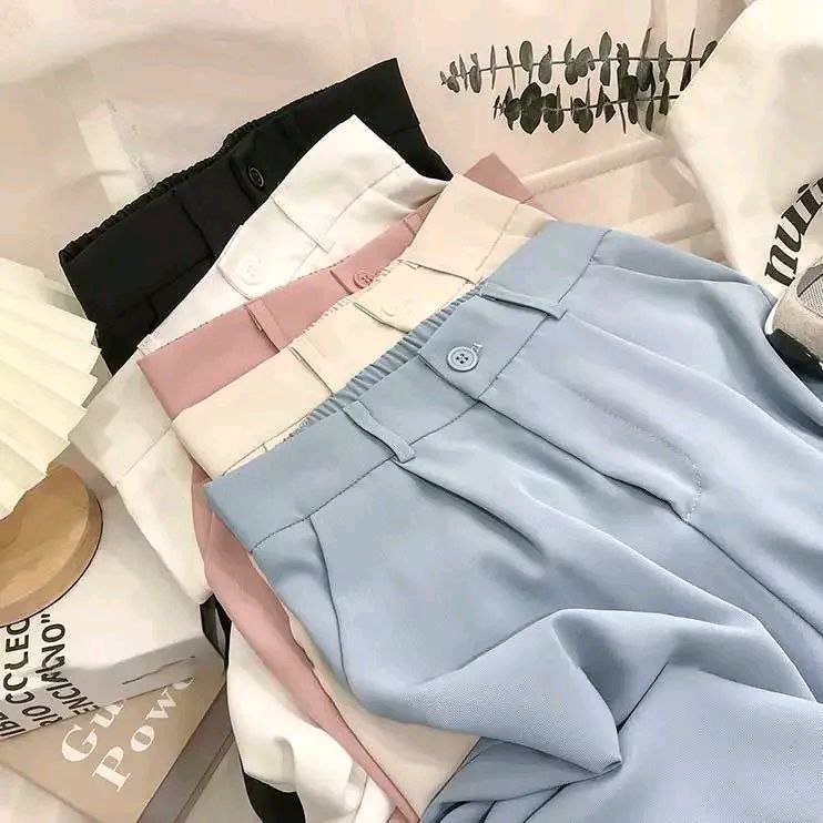 akusayangdk's tweet photo. ᯓ★ Rekomendasi Loose Pants Highwaist ᯓ★

Anti kusut dan cocok dipakai buat kegiatan formal seperti di kampus dan outfit kantor atau OOTD casual~ Tersedia ukuran untuk TB < 155 cm yaa✨️

ㅡA Threadㅡ https://t.co/CtDSqT58u9