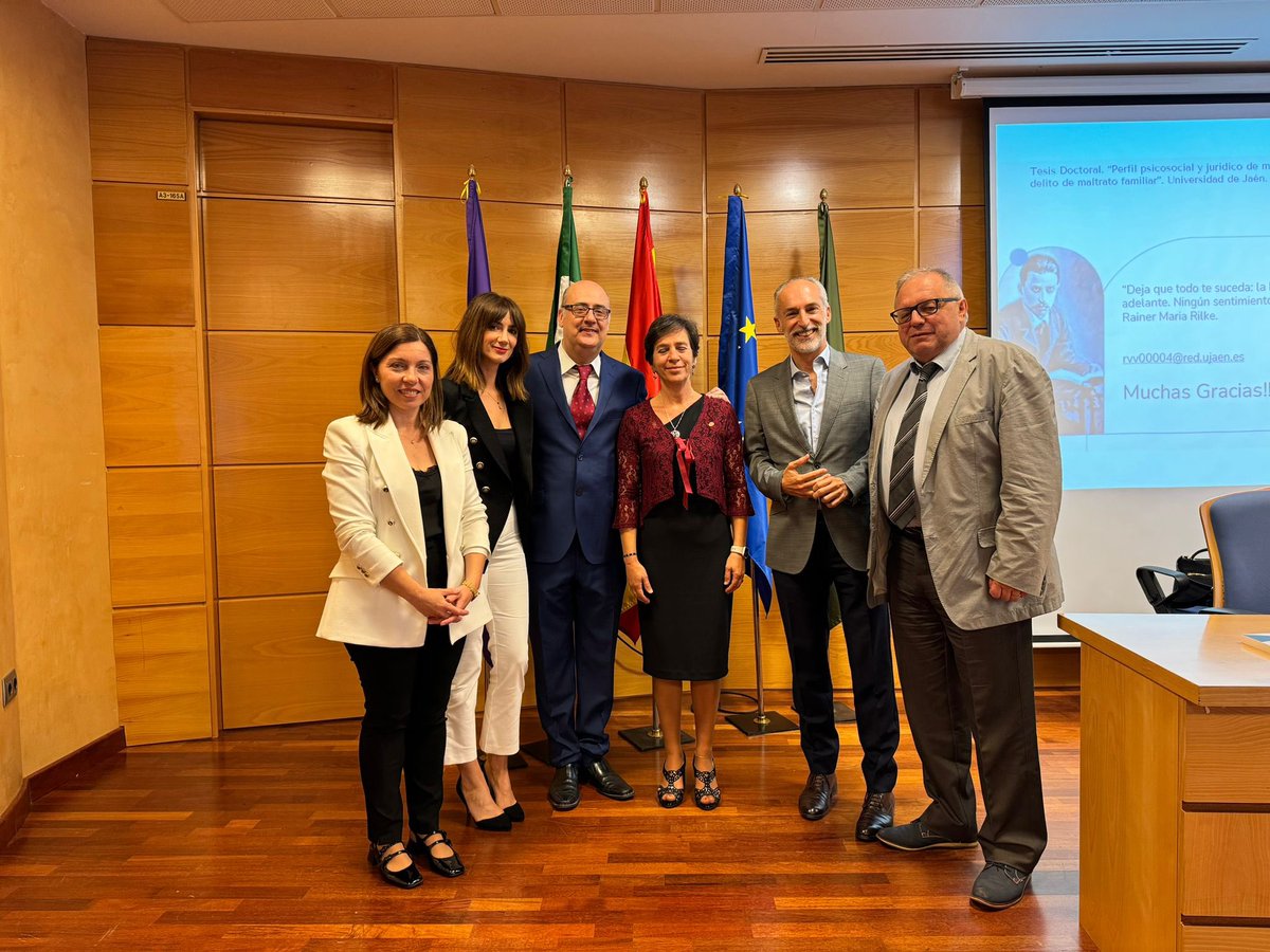 lazosresearch's tweet photo. El equipo de investigación Lazos Research Lab tiene el honor de contar con un nuevo Doctor entre sus miembros!
¡Enhorabuena Rafael Valdivia Vasco!
Tesis Doctoral: “Perfil psicosocial y jurídico de menores que cumplen medidas judiciales por delito de maltrato familiar” https://t.co/dlmO3cGddj