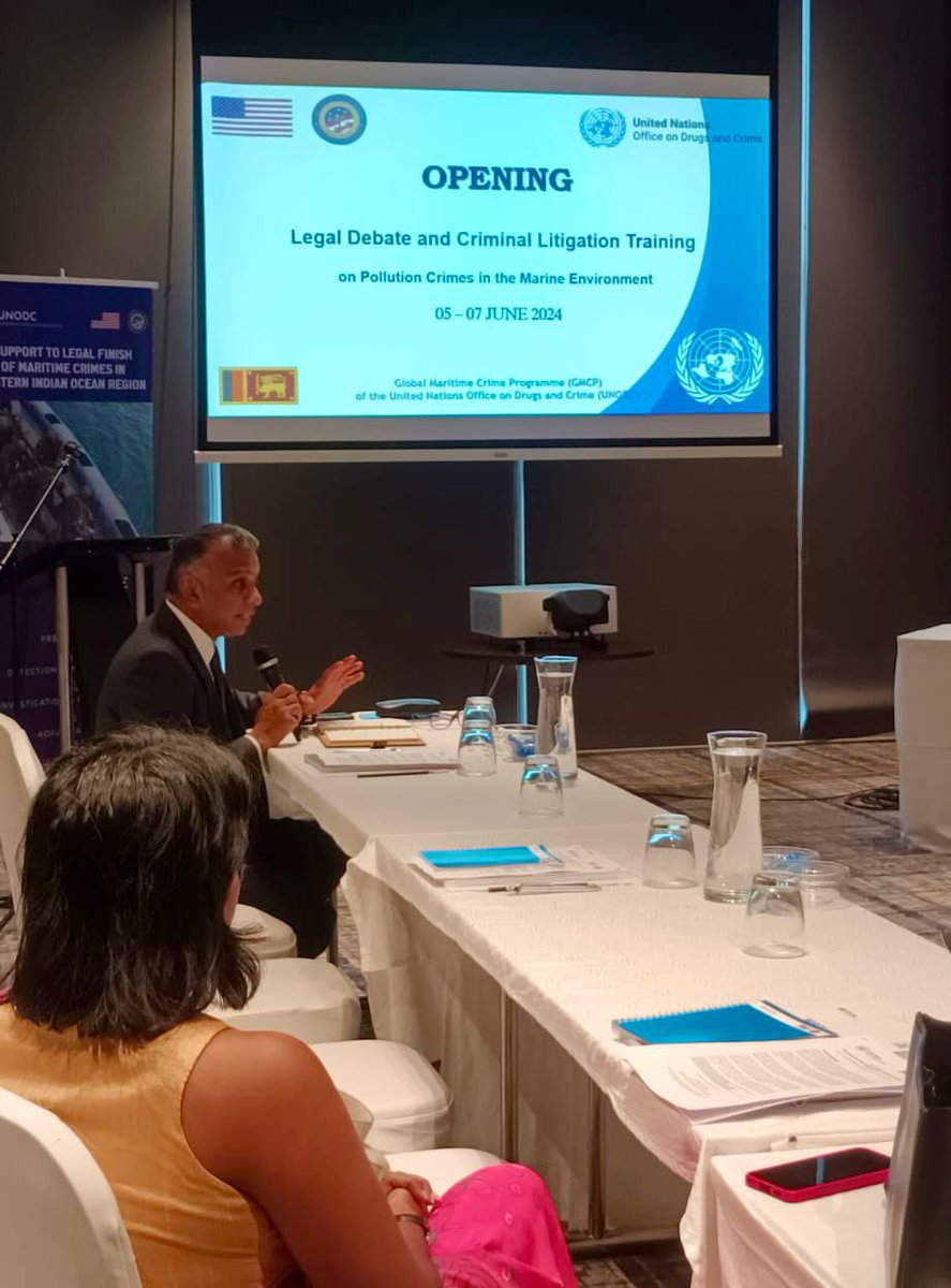 UNODC_BMB's tweet photo. @UNODC_MCP kicked off Legal Debate &amp; Criminal Litigation Training in #SriLanka 🇱🇰! Prosecutors delved into the international🌐&amp; national legal frameworks &amp; their interplay regarding pollution crime in the marine environment 🧑‍⚖️🌊
Funded by @StateINL 
#BorderManagement https://t.co/af6ILyqV7P