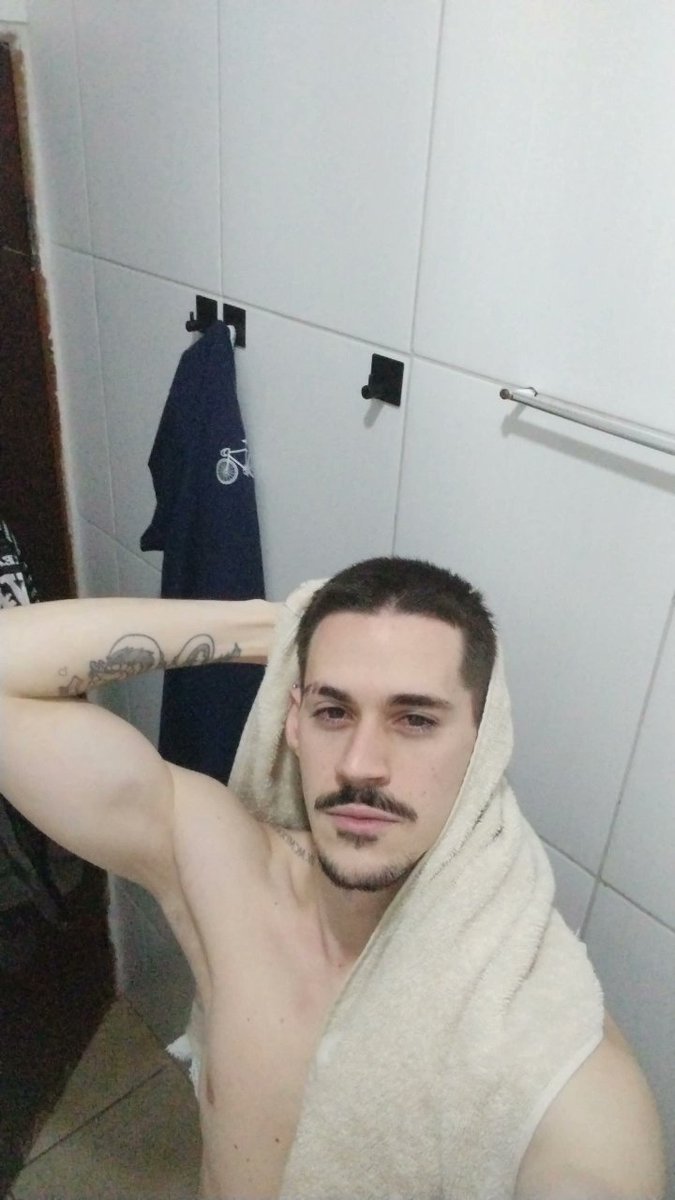TT0nn1997's tweet photo. Nada melhor que um banho quentinho nesse frio ❄️ 🚿 🫧 🧼 #Cheiroso https://t.co/q0EDyOmNCB