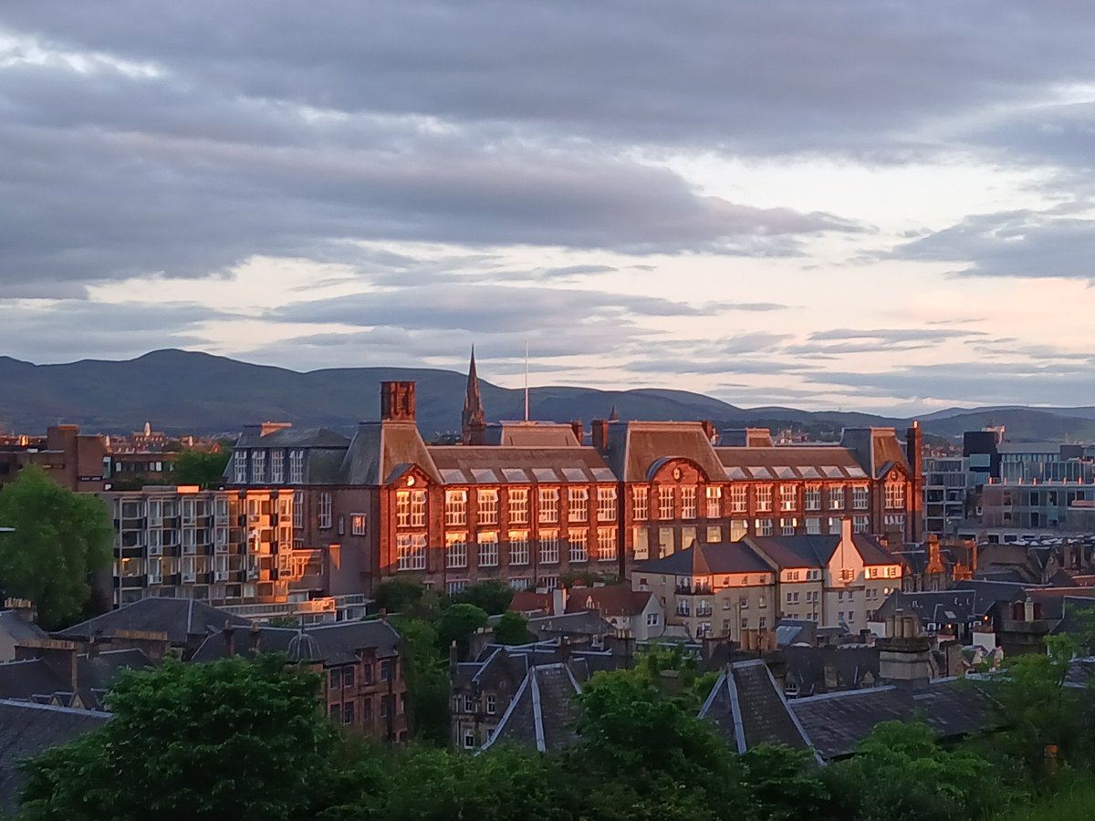 ChrisLowe1994's tweet photo. Amazing to be here in Scotland for work ✨ Not a bad view from Edinburgh I have to say 🏴󠁧󠁢󠁳󠁣󠁴󠁿 https://t.co/slym2OOGDr
