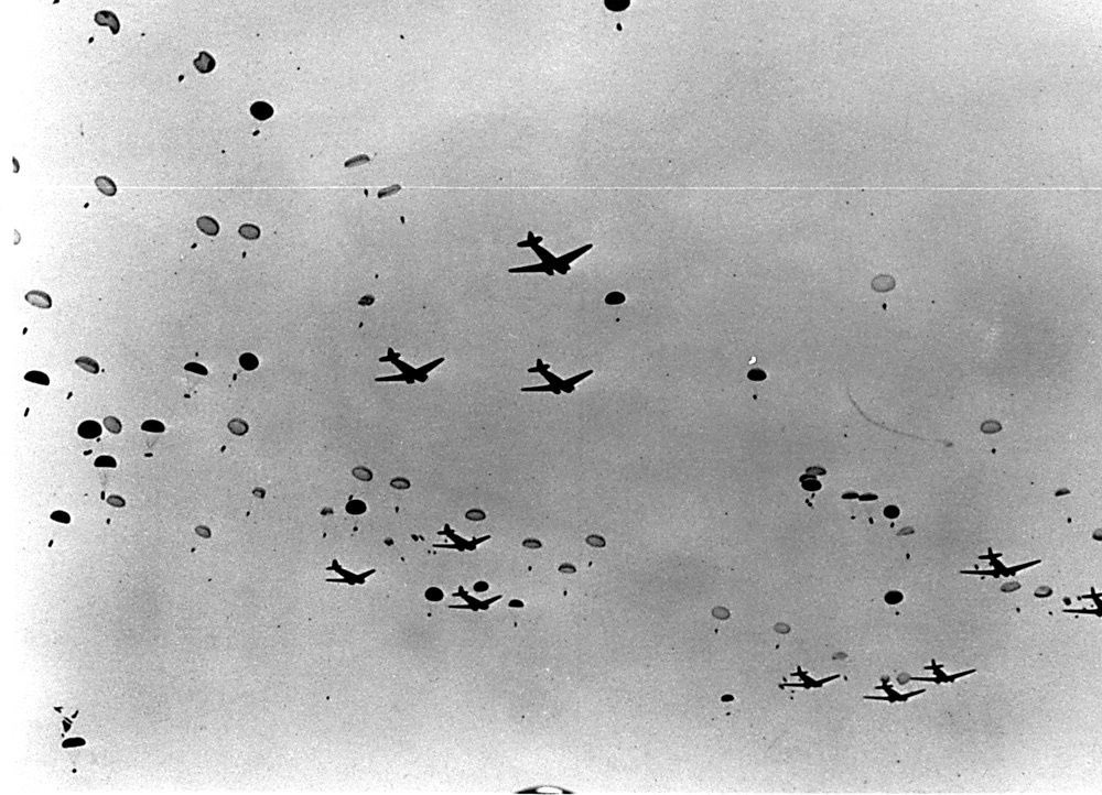 Vrijheid komt niet vanzelf, leerden wij 80 jaar terug. Daarom zetten wij ons iedere dag in om het meest kostbare dat wij hebben gekregen te bewaken. 

#DDay #DDay80 #ACC <a href="/VlbLeeuwarden/">Vliegbasis Leeuwarden</a> <a href="/VlbVolkel/">Vliegbasis Volkel</a>