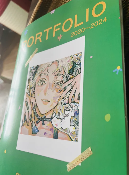 課題で制作した作品を中心にまとめたポートフォリオ作った! 