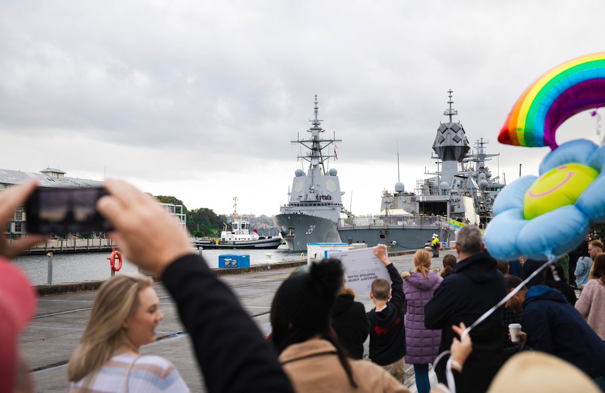 Royal Australian Navy tweet media