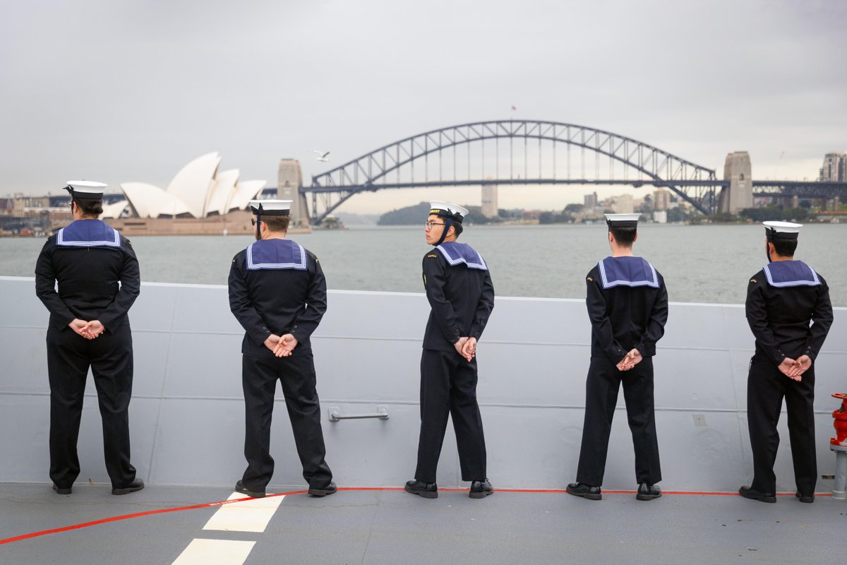 Royal Australian Navy tweet media