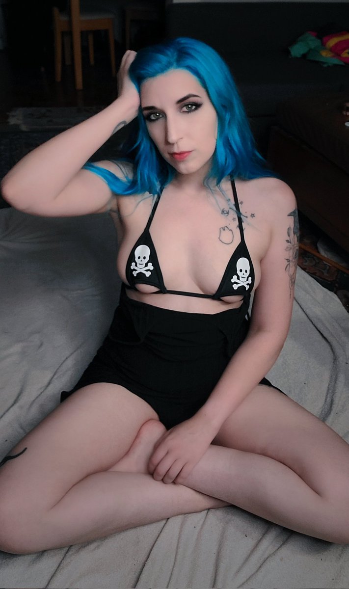 TeaRexQueen tweet picture