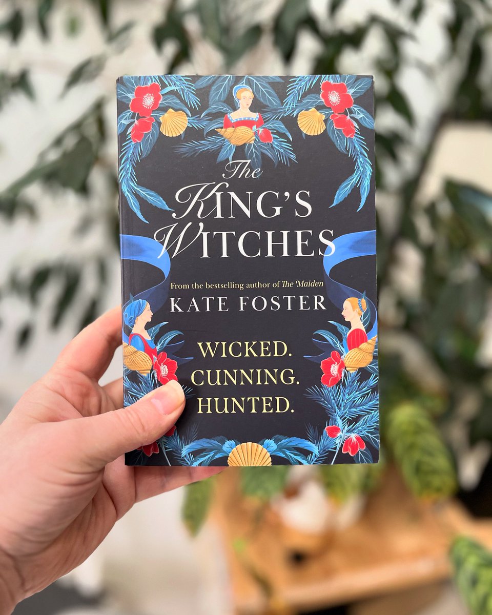 travels_along's tweet photo. Today is my #PublicationDay #SquadpodReview of #TheKingsWitches by @KateFosterMedia @MantleBooks @panmacmillan
Over @Squadpod3 we have loved this book! Rooted in fact, it will have you gripped til the very end
Full review on insta ⬇️⬇️
https://t.co/mfISqDlTyB https://t.co/LtVXGpxQnA