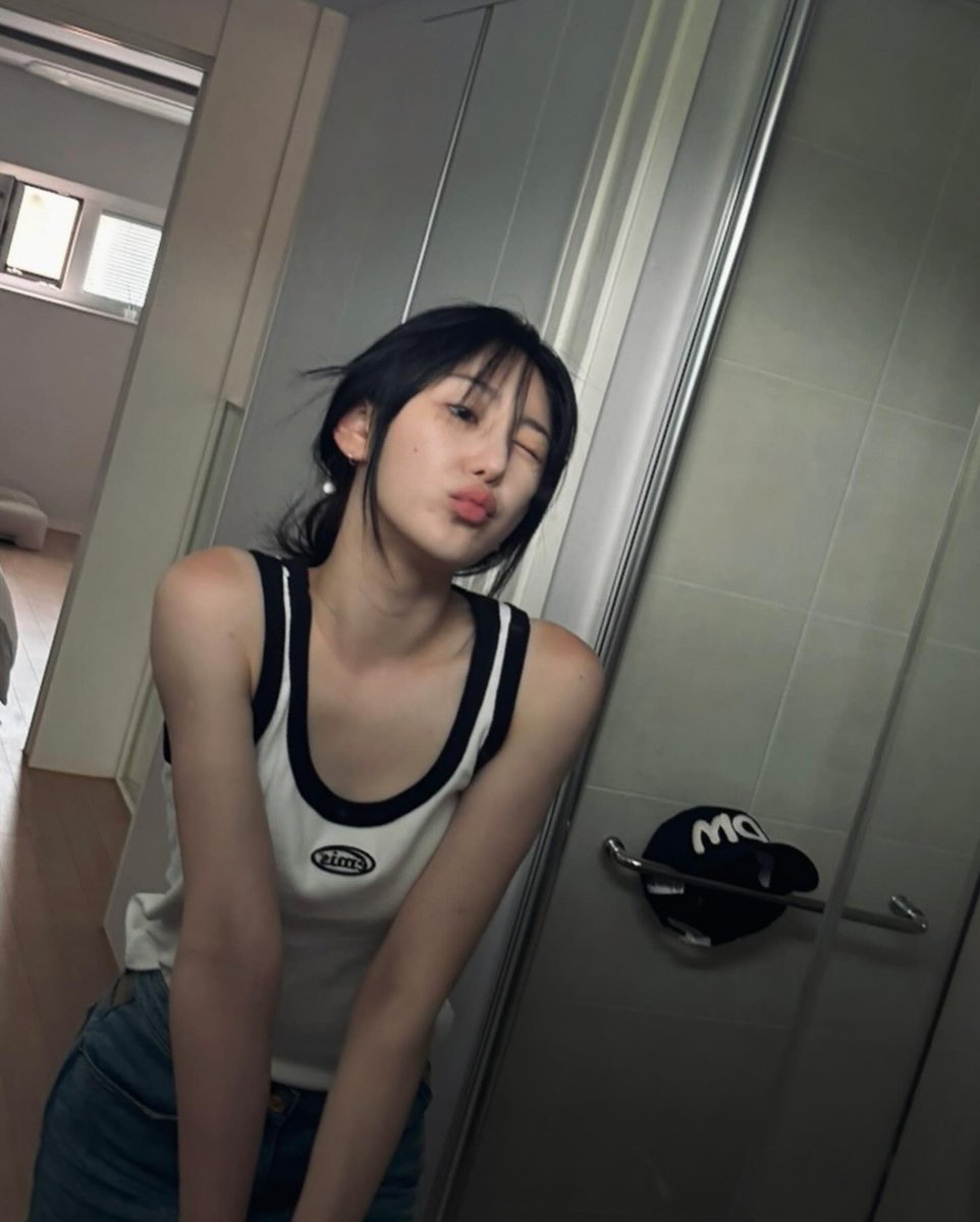 lee chaeyeon pics tweet media