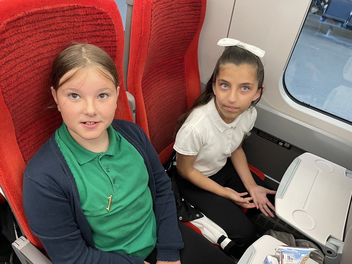 sclasshps's tweet photo. On the train! https://t.co/oAgMNA0RUO