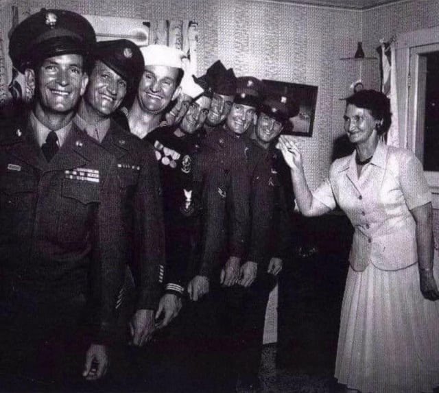 creepydotorg's tweet photo. A mother and her 8 sons, all served, all came home. https://t.co/BHTE9Bueyd