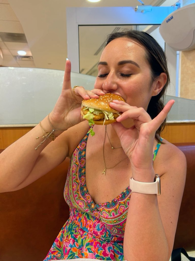 Lexijaws's tweet image. alta cocina 🤌🏼 @McDonaldsMexico #finedining