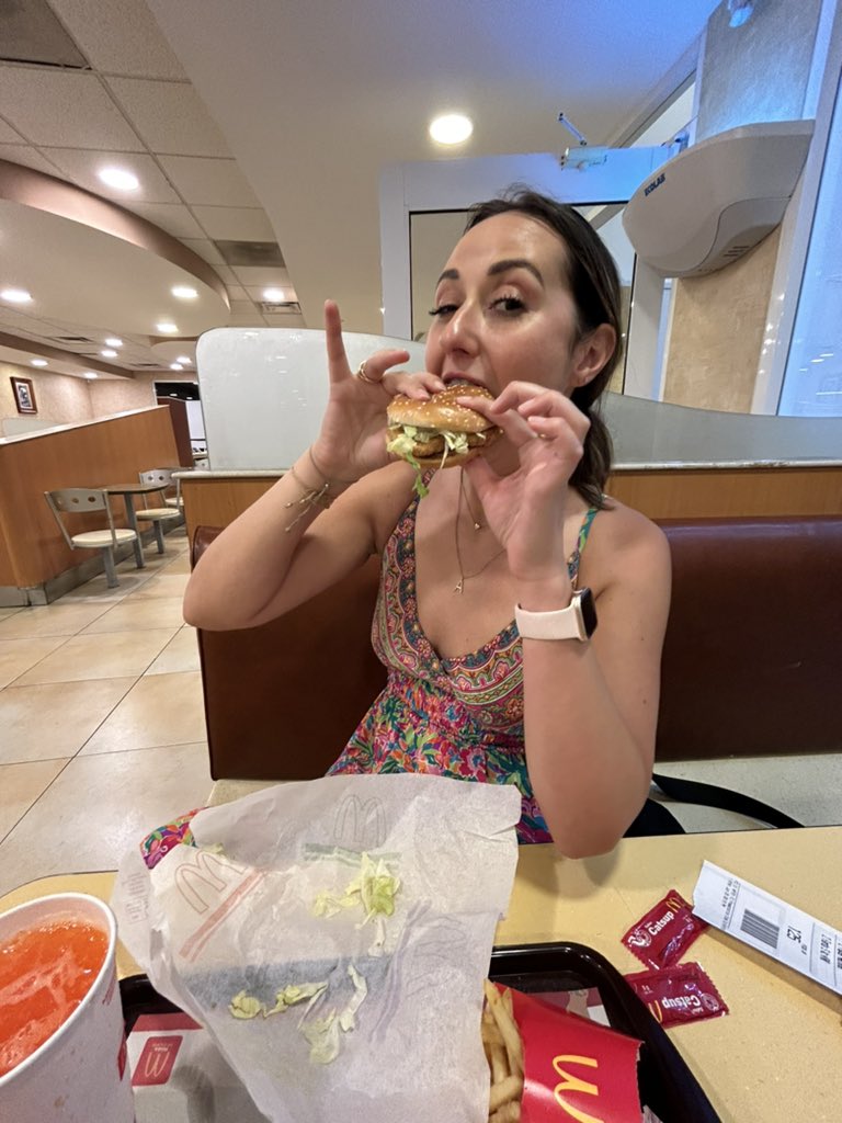 Lexijaws's tweet image. alta cocina 🤌🏼 @McDonaldsMexico #finedining