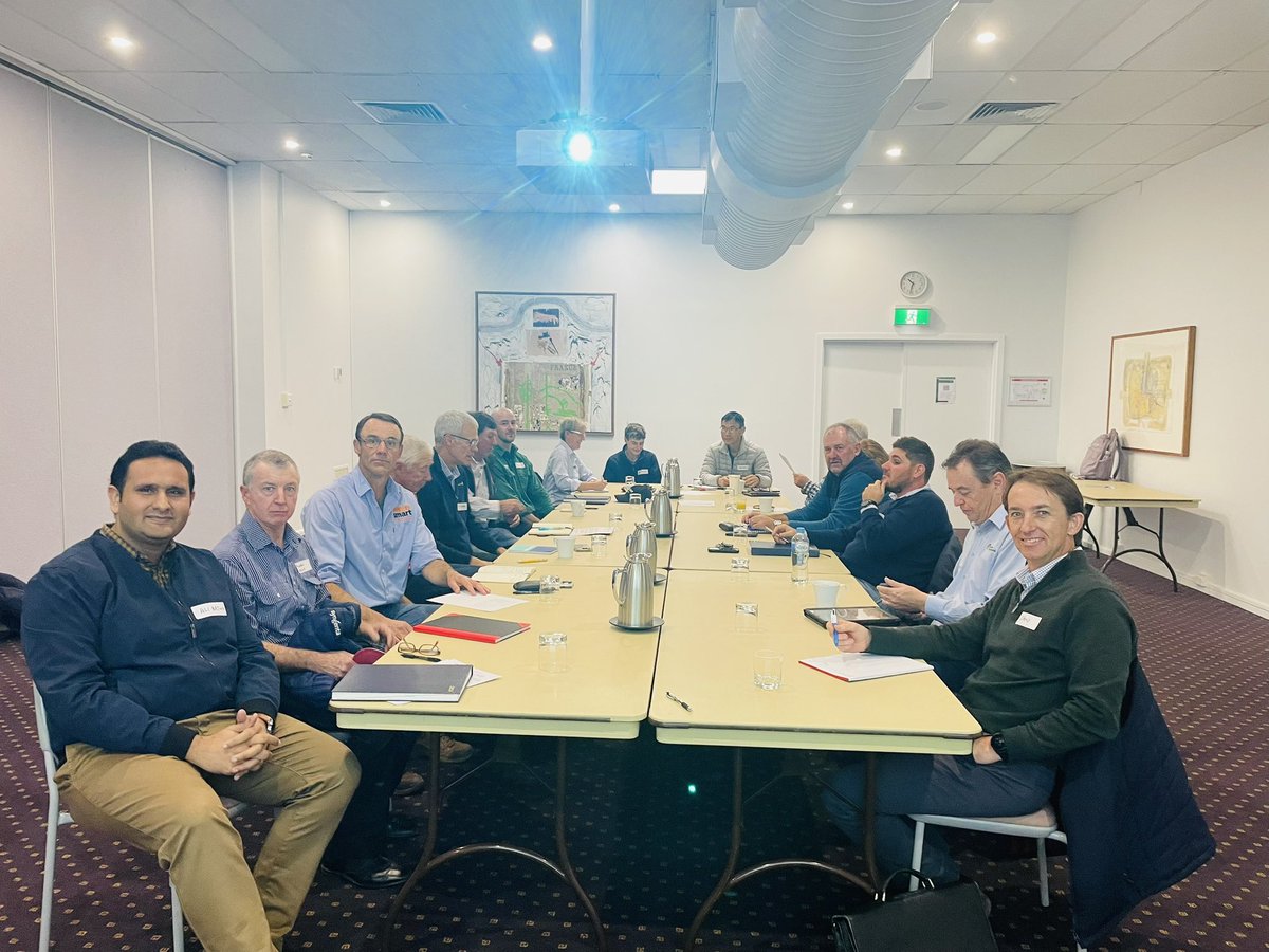 a1bajwa's tweet photo. Excellent discussion in the first of our workshops on #changing_weed_ecology as part of our @theGRDC funded project in #Wagga today. Great bunch with wealth of knowledge! Next one in #Perth on Monday (10/6) @WeedSmartAU @grassrootsag @SABE_latrobe @GeorgiaMegirian https://t.co/Wp3rej4gLn