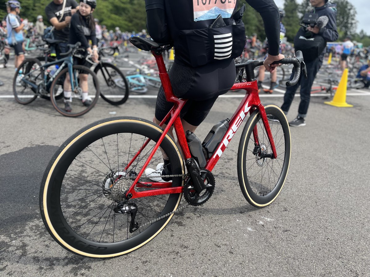 taichibikes's tweet photo. もう国内にもあるのか〜。
MADONE？EMONDA？？どっち？？
（写真掲載許可頂いてます） https://t.co/1KsqW061hP