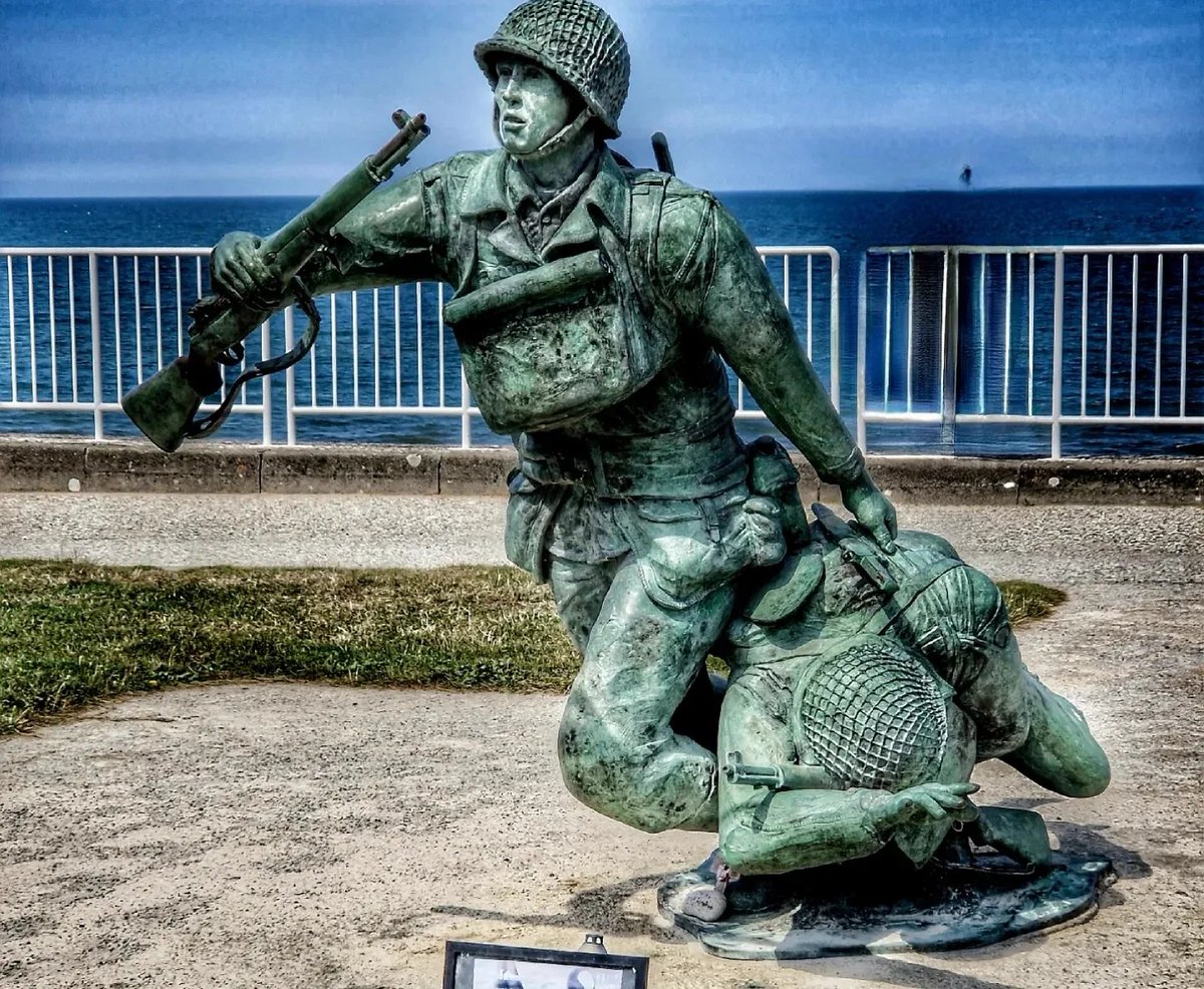 _LolzH_'s tweet photo. Remembering all who fought for our freedom 80 years ago today  #DDay80 https://t.co/csA16JsISa