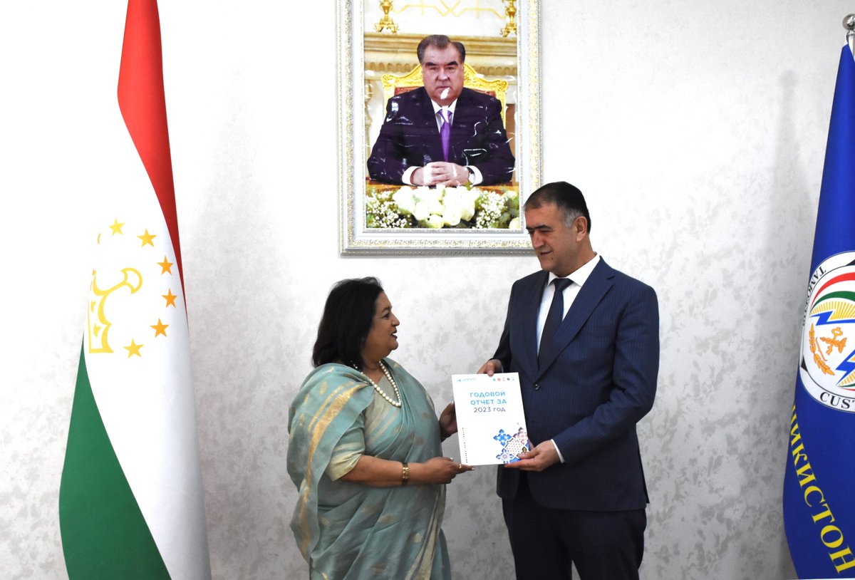 UNODC_ROCA's tweet photo. |@MittalAshita, @UNODC Rep for CA, met with Lt. Gen. Khurshed Karimzoda, Head of 🇹🇯 Customs Service. The parties discussed vital partnerships in tackling cross-border crime &amp; stressed the crucial role of #transborder cooperation in ensuring regional security. 

@UNODC_WCO_CCP https://t.co/ilJNSm92oy