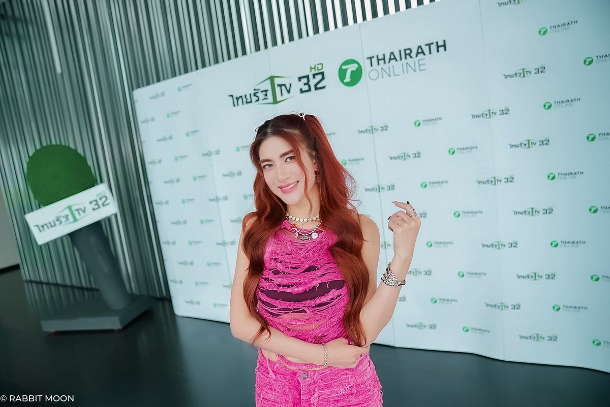 RabbitMoonCorp's tweet photo. PRESS TOUR At ThairathTV | POPPY C. - Try Me (ลองดู) 🥰
“𝙏𝙧𝙮 𝙈𝙚 (ลองดู)” - 𝙋𝙊𝙋𝙋𝙔 𝘾.
❤️𝗠𝗩 𝗢𝗨𝗧 𝗡𝗢𝗪! https://t.co/HiJbMVLbO9
🍒𝗠𝘂𝘀𝗶𝗰 𝗦𝘁𝗿𝗲𝗮𝗺𝗶𝗻𝗴 https://t.co/GBIzJ4Nb1y
#PoppyC
#TryMePoppyC
#TPOP
#RabbitMoon https://t.co/sWw3eAJWL7