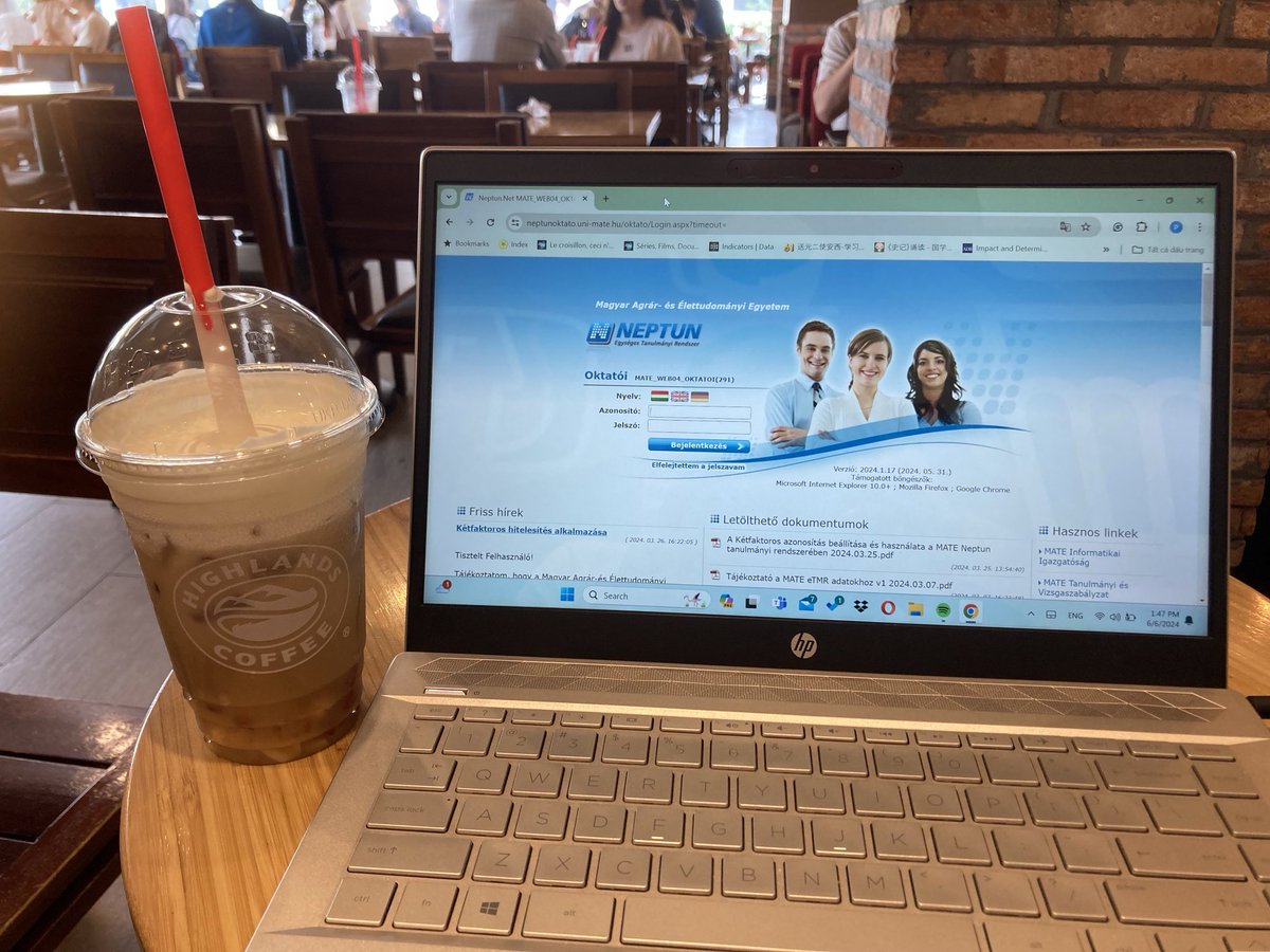 Sitting in the old town of Ha Noi (Viet Nam), waiting for business meeting and doing student administration. Neptun can reach everywhere. #neptun #universitylife #examperiod