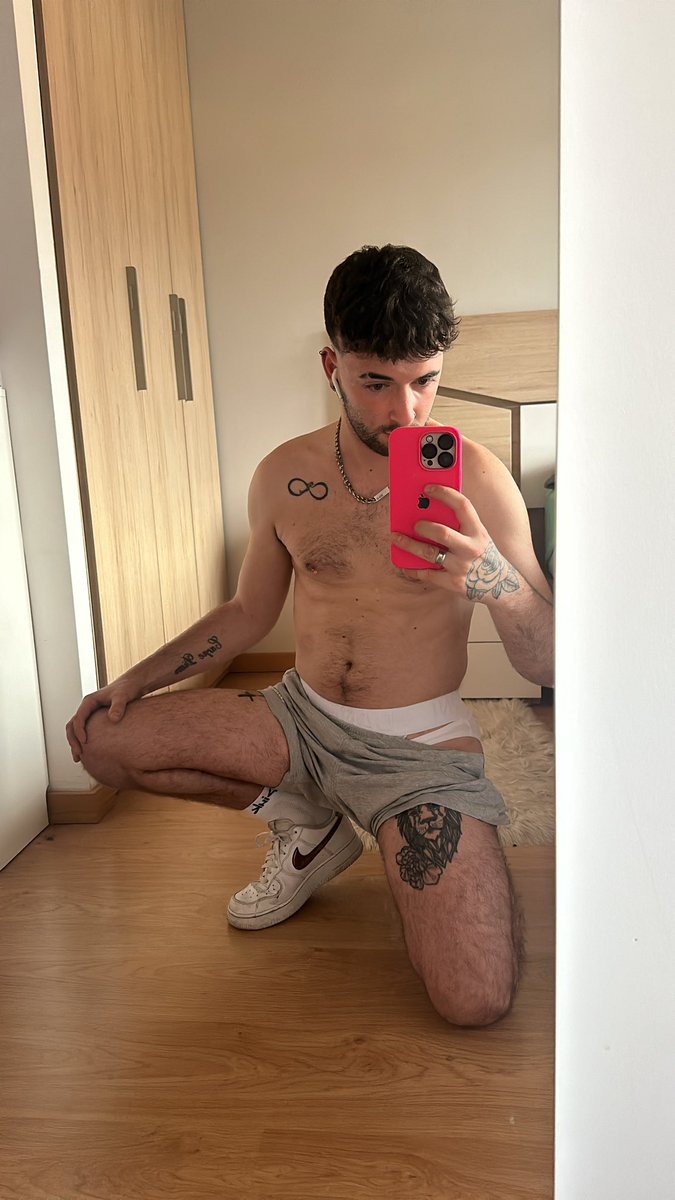 poche_97's tweet photo. Feliz jueves🔥 #jueves #gay #onlyfans #pride2024 https://t.co/B73KaambVT